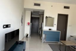FULLY FURNISHED STUDIO/HIGH FLOOR/ CANAL VIEW 3