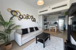 FULLY FURNISHED 2 BR WITH MARINA VIEW/CORNER UNIT 4