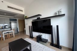 FULLY FURNISHED 2 BR WITH MARINA VIEW/CORNER UNIT 6