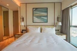 PANORAMIC CREEK VIEW/ FULLY FURNISHED/ HIGH FLOOR 10
