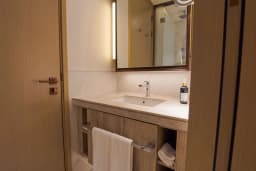 PANORAMIC CREEK VIEW/ FULLY FURNISHED/ HIGH FLOOR 19