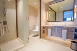 PANORAMIC CREEK VIEW/ FULLY FURNISHED/ HIGH FLOOR 21