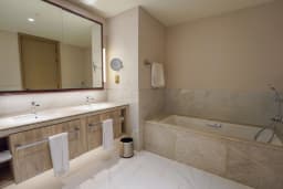 PANORAMIC CREEK VIEW/ FULLY FURNISHED/ HIGH FLOOR 24