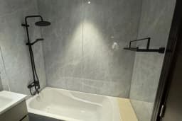 Fully Furnished and Upgraded Studio/Rented 9