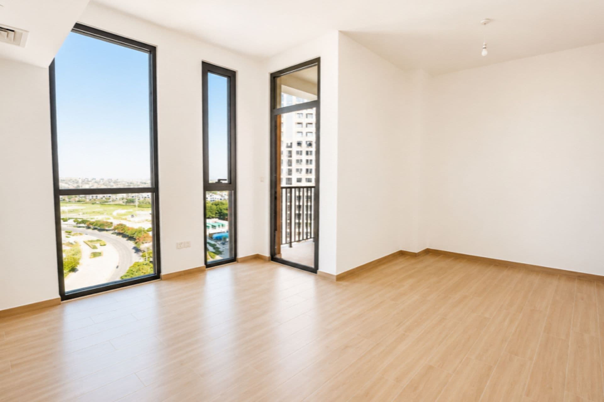STUDIO/VACANT/READY TO MOVE IN/FAMILY COMMUNITY
