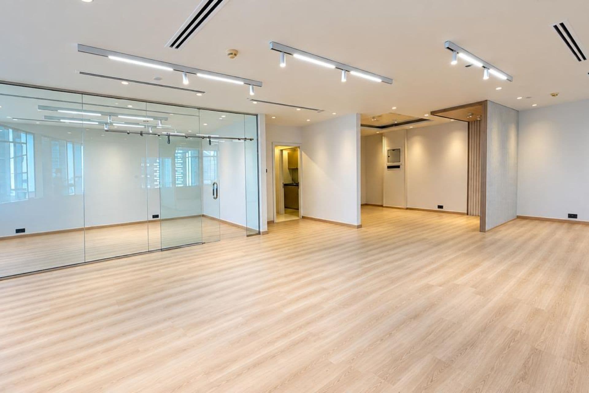 Corner Office | Fully Renovated | Lake View | High Floor